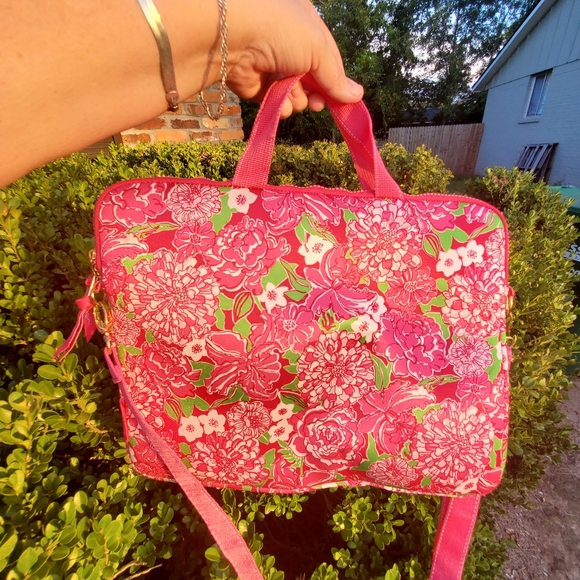 LILLY PULITZER | PINK AND GREEN FLORAL TROPICAL FLORALS LAPTOP CASE - Picture 7 of 13